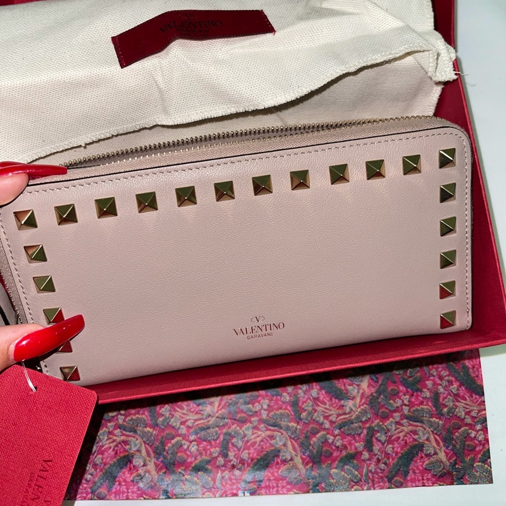 Valentino Rockstud Wallet in Poudre Leather